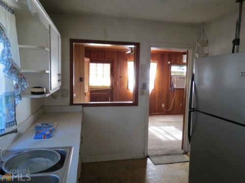 2458 Calvin Ave, Atlanta GA 30344-1001 exterior