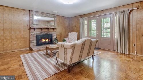 8717 Liberty Ln, Rockville MD 20854-3638 exterior