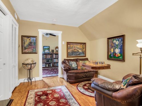 6423 Murdoch Ave, Saint Louis MO 63109-2656 exterior