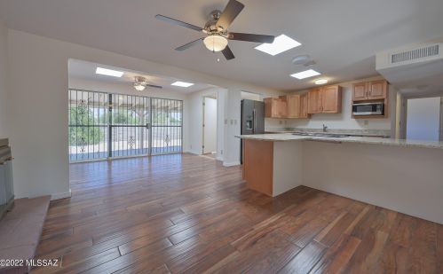 8105 Beverly St, Tucson AZ 85710-5929 exterior