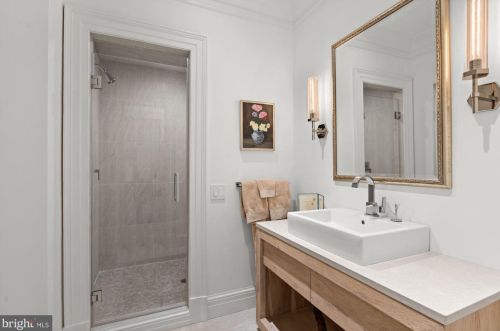 2735 Cathedral Ave, Washington DC  20008-4119 exterior