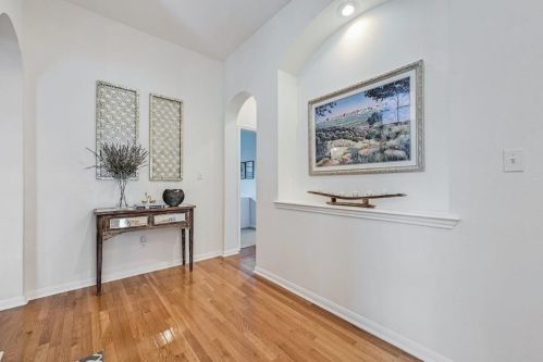 6874 Auckland Dr, Austin TX  78749-4137 exterior