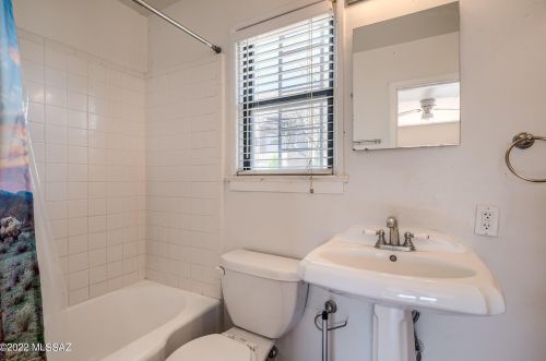 2021 6 St, Tucson AZ 85716-4822 exterior