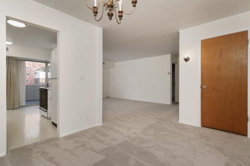 420 Chestnut St, Pittsburgh PA  15202-2519 exterior