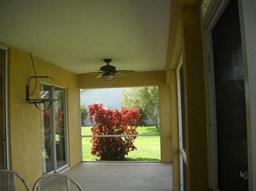 672 Stow Ter, Fort Pierce FL 34984-6420 exterior