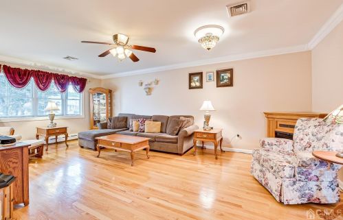 57 Barton St, Edison NJ 08837-2855 exterior