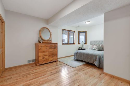 7625 Pioneer Crk Rd, Maple Plain MN 55359-9361 exterior