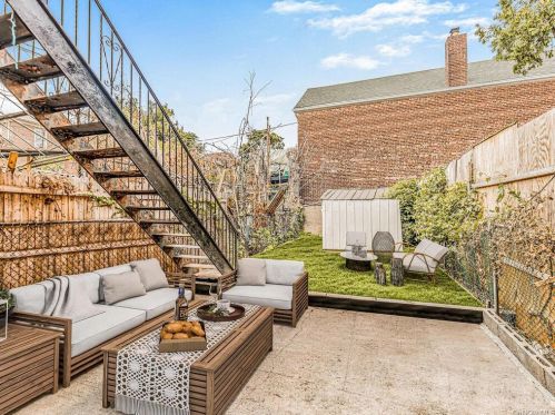 1855 Gleason Ave, Bronx NY 10472-5129 exterior