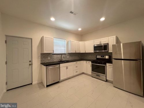 2510 Manton St, Philadelphia PA 19146-3916 exterior