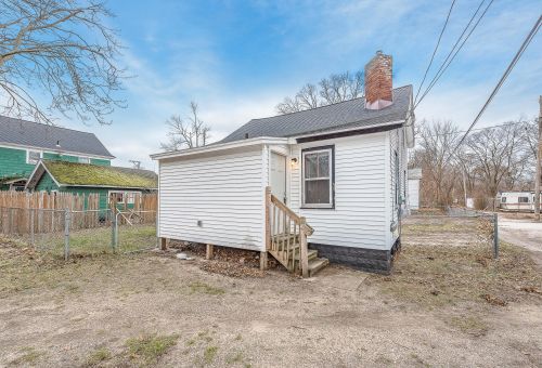 1140 Holt St, Meskegon MI  49442-3919 exterior