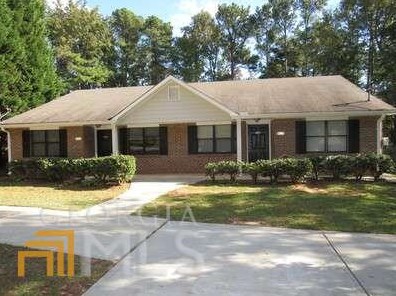 3196 Sarah Lou Dr, Lithonia, GA 30078-3183