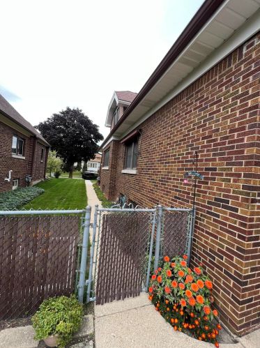 2322 59th St, Milwaukee WI  53219-2114 exterior