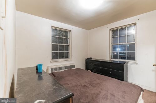 206 Elkinton Ave, Chester PA 19013-4903 exterior