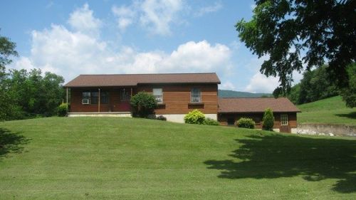 5329 Vineyard Ln, Huntingdon, PA 16652-7376