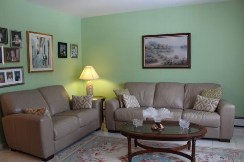 195 Swinton Ave, Bronx NY 10465-1920 exterior