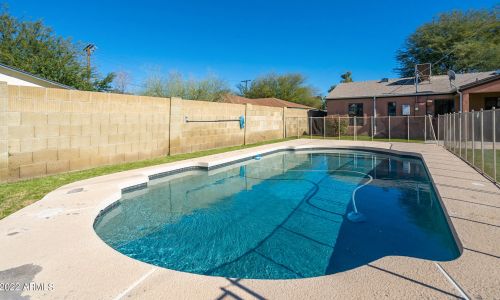 4220 16 Dr, Phoenix AZ 85015-1426 exterior