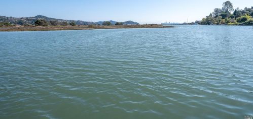 325 Strawberry Dr, Mill Valley CA 94941-2508 exterior