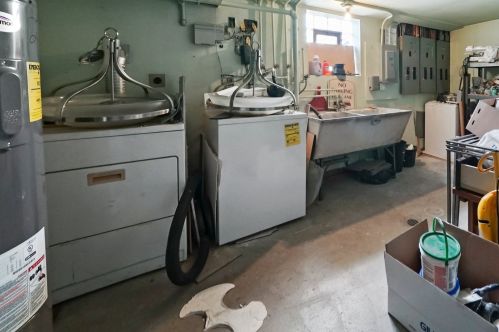 6724 63rd St, Chicago IL 60638-4004 exterior