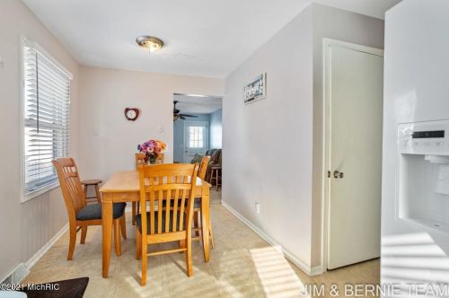 3100 Stratford Dr, Wyoming MI exterior