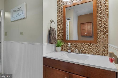 269 High St, Hummelstown PA 17036-1908 exterior