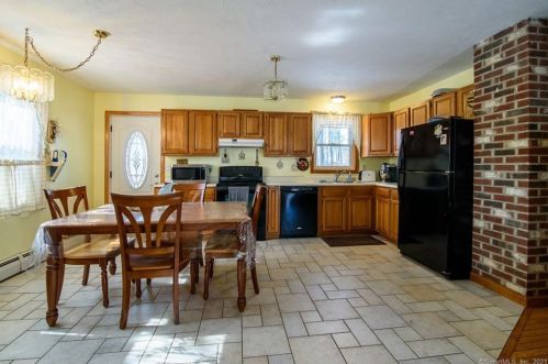 122 Pleasant Vw Dr, Killingly CT 06241-1214 exterior