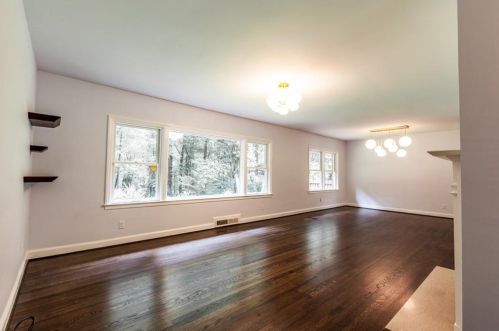 462 Hilderbrand Dr, Atlanta GA  30328-4124 exterior