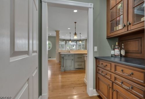 7 Chilton Rd, Chester NJ  07930-3107 exterior