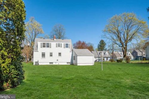 140 Acres Dr, Trenton NJ 08690-3914 exterior