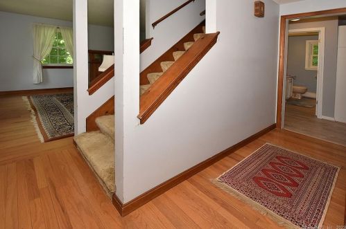 25 Ridgeview Ln, Enfield CT 06082-2563 exterior