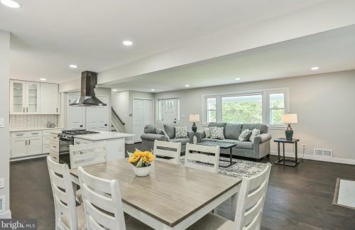 2002 Belle View Blvd, Alexandria VA 22307-1360 exterior