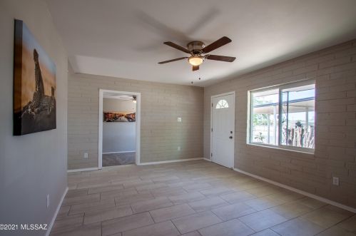 2202 Poquita Vis, Tucson AZ  85713-5128 exterior