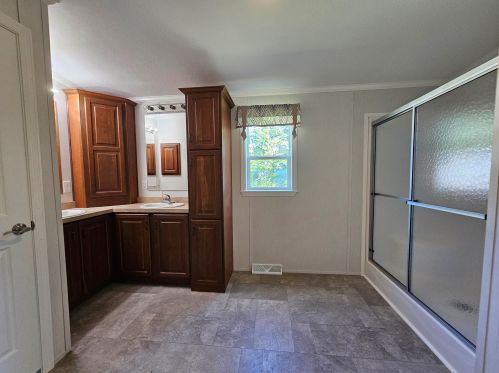 10 Emperor Dr, Concord NH  03303-4123 exterior