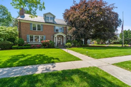 141 Coolidge Rd, Worcester, MA 01602-2750