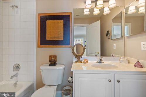 393 Cameron Sta Blvd, Alexandria VA 22304-8681 exterior