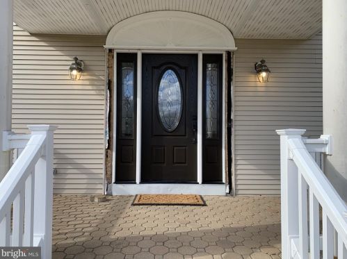 6 Kari Ct, Jackson Twp, NJ 08527-1377