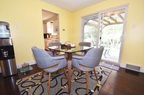 102 Loire Vly Dr, Pittsburgh PA 15209-1018 exterior