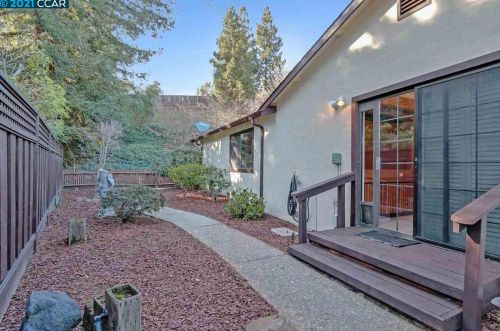 790 Charlton Dr, Concord CA 94523-3551 exterior