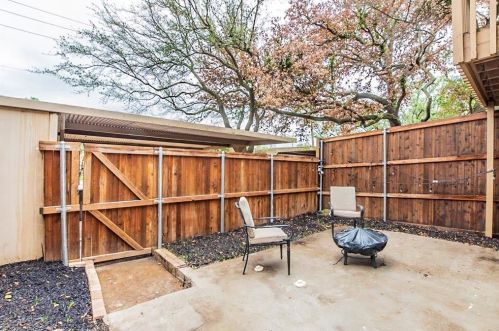12542 Burninglog Ln, Dallas TX 75243-2118 exterior
