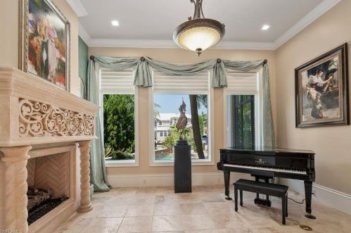 1801 Kingfish Rd, Naples FL 34102-1536 exterior