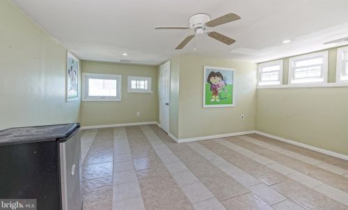 15 Pne St, Camden NJ 08103-3353 exterior