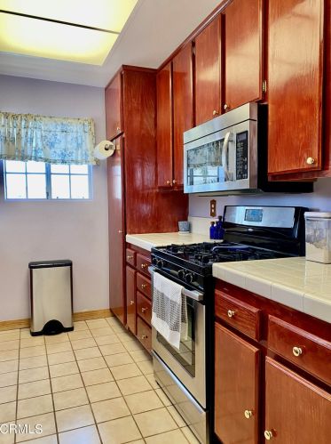 2023 Blackberry Cir, Oxnard CA 93036-9066 exterior