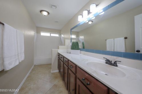 8517 Camino Bengala, Tucson AZ  85747-5165 exterior