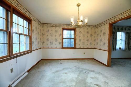 64 Grv Rd, North Haven CT 06473-2420 exterior