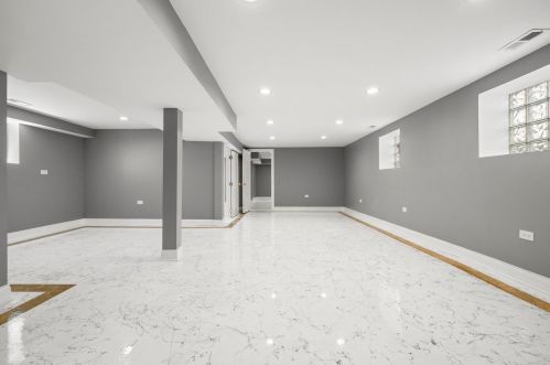 8009 Bishop St, Chicago IL 60620-3852 exterior