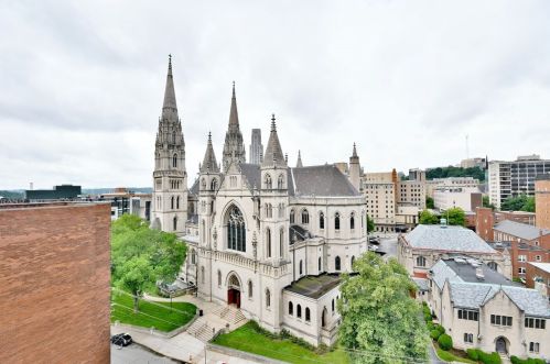 128 Craig St, Pittsburgh PA  15213-2744 exterior