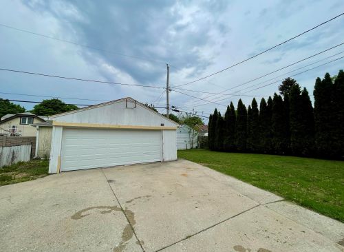 3347 77 St, Milwaukee WI 53219-3818 exterior