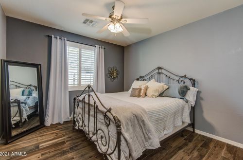 3765 Aracely Dr, Phoenix AZ 85087-5998 exterior