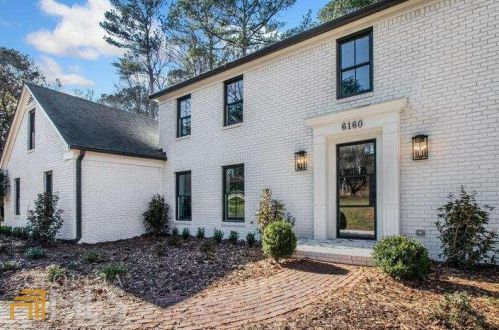 6160 Heards Creek Dr, Atlanta GA  30328-3635 exterior