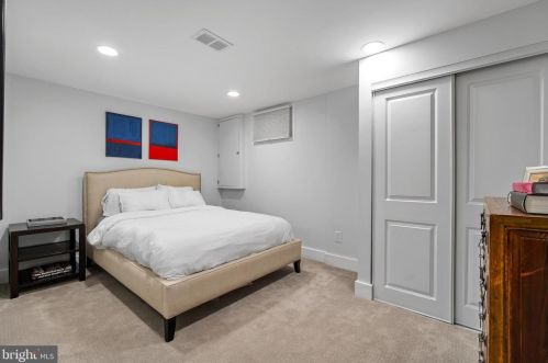 9301 Bentridge Ave, Rockville MD 20854-2860 exterior