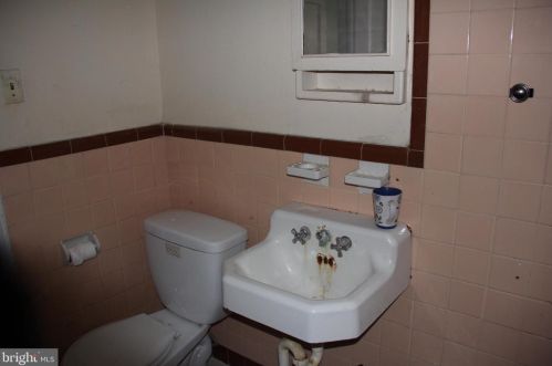 7115 Castor Ave, Philadelphia PA 19134-1502 exterior